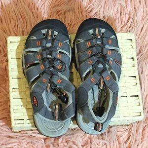KEEN women’s sandals size 8.5